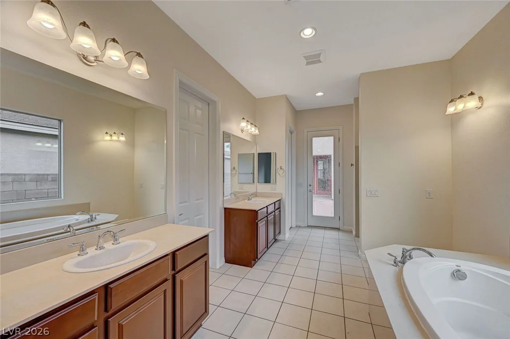 8089 Cape Flattery, Las Vegas, NV 89147