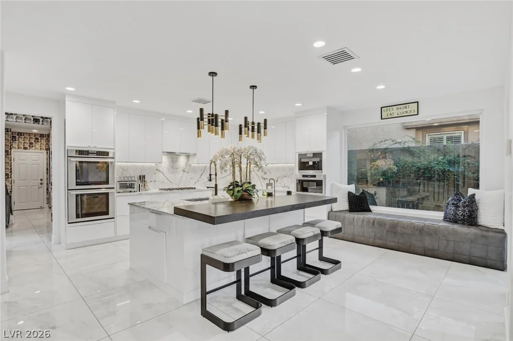 10736 Penhurst, Las Vegas, NV 89135