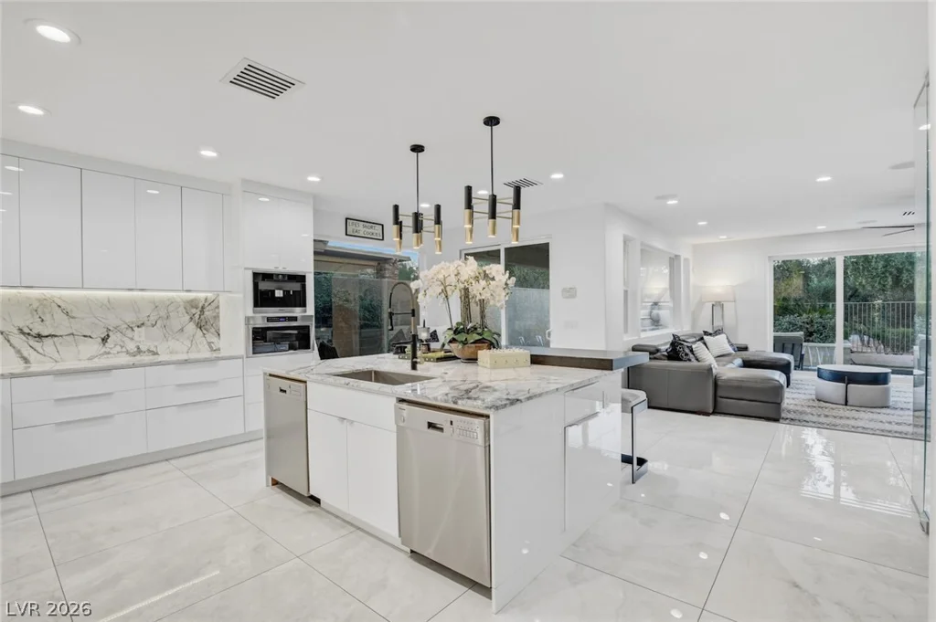 10736 Penhurst, Las Vegas, NV 89135