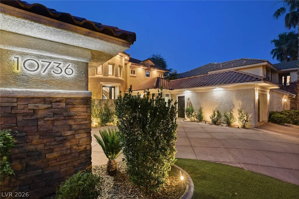 10736 Penhurst, Las Vegas, NV 89135
