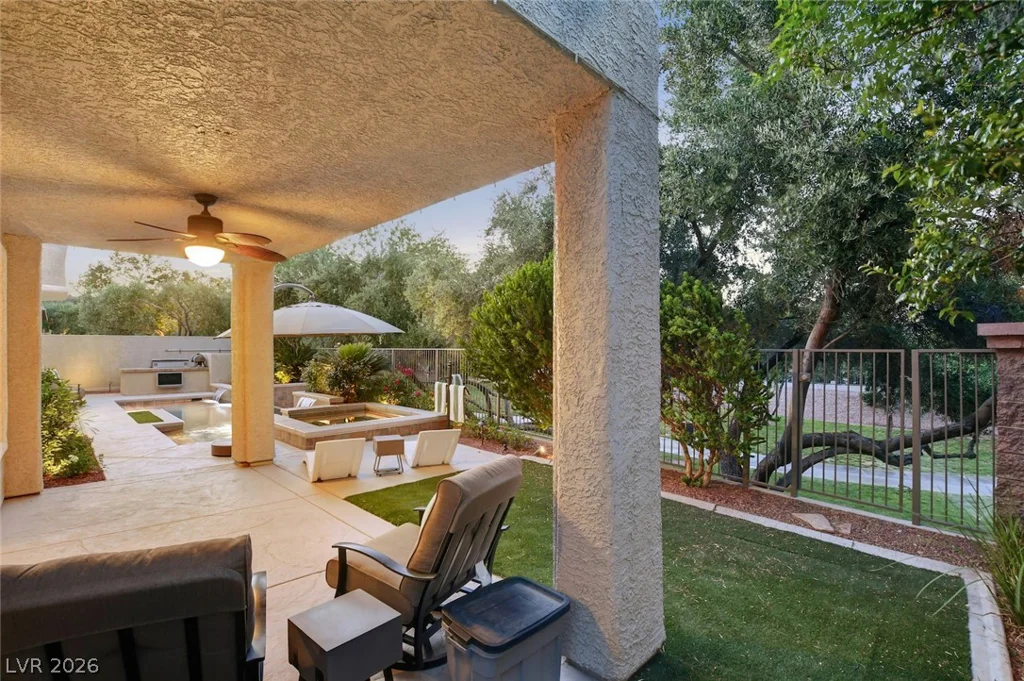 10736 Penhurst, Las Vegas, NV 89135