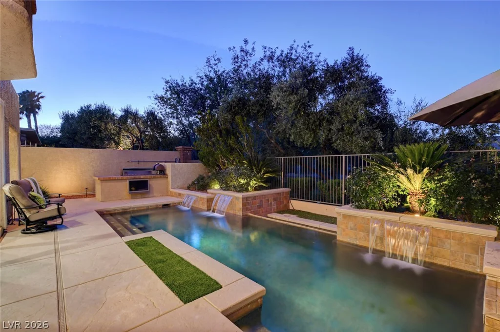 10736 Penhurst, Las Vegas, NV 89135