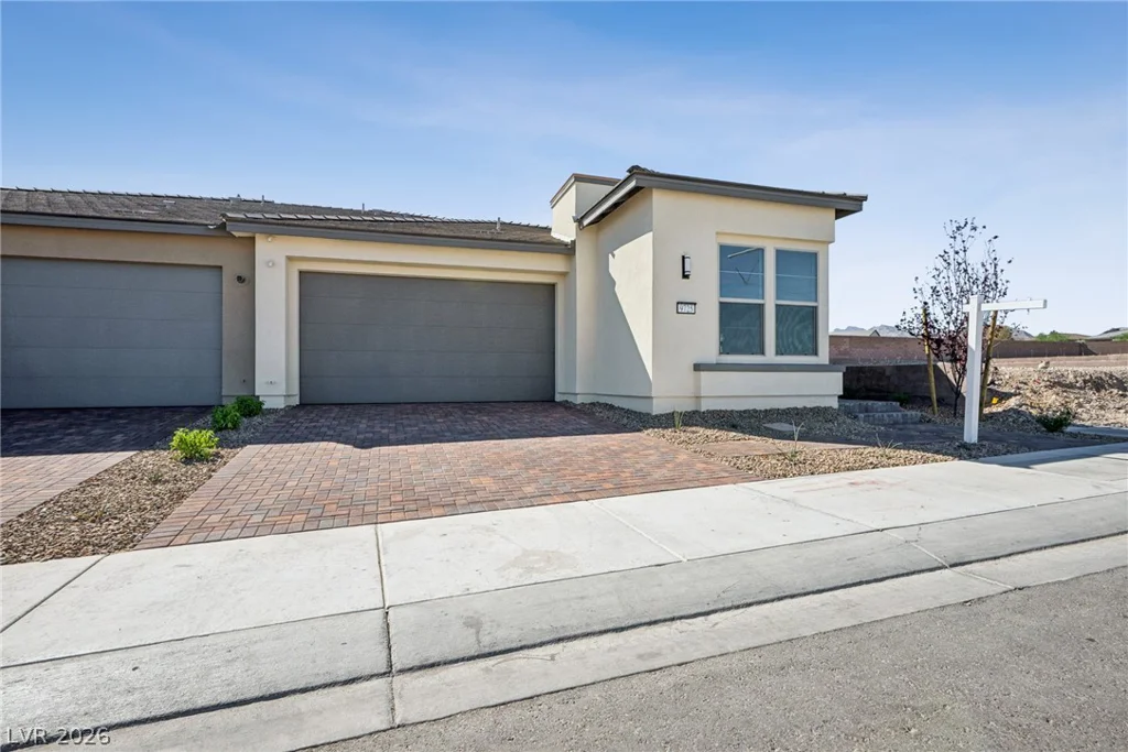 9725 Sangria Sunrise, Las Vegas, NV 89143