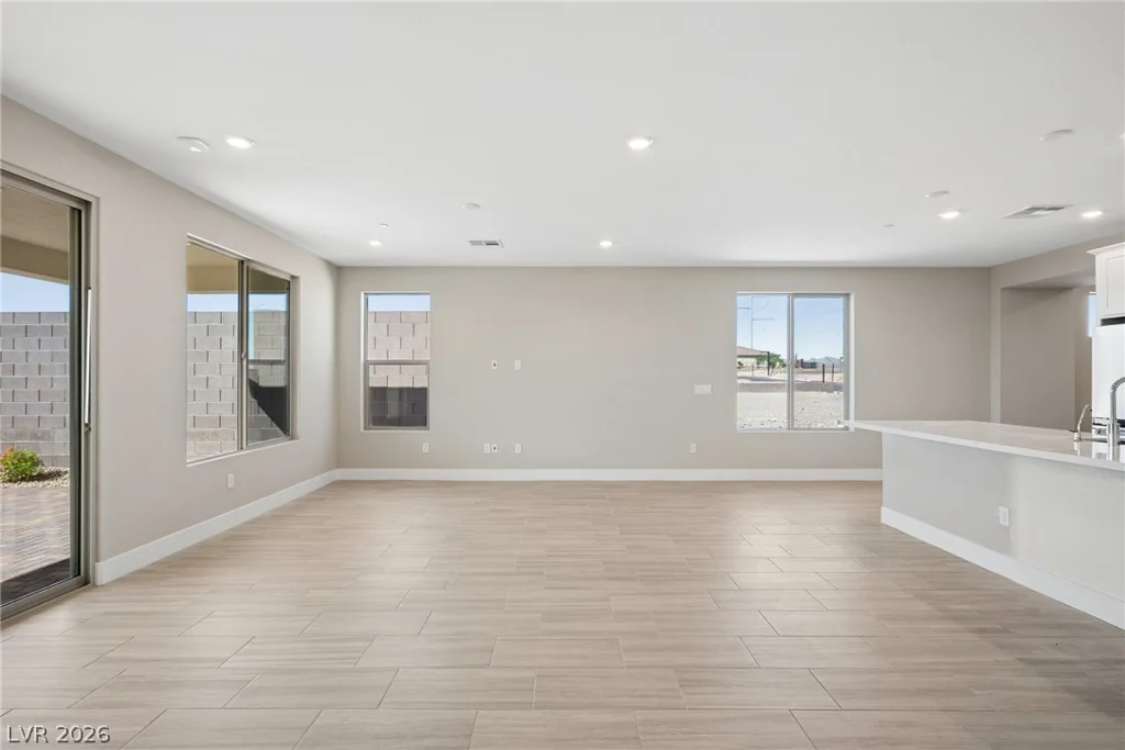 9725 Sangria Sunrise, Las Vegas, NV 89143