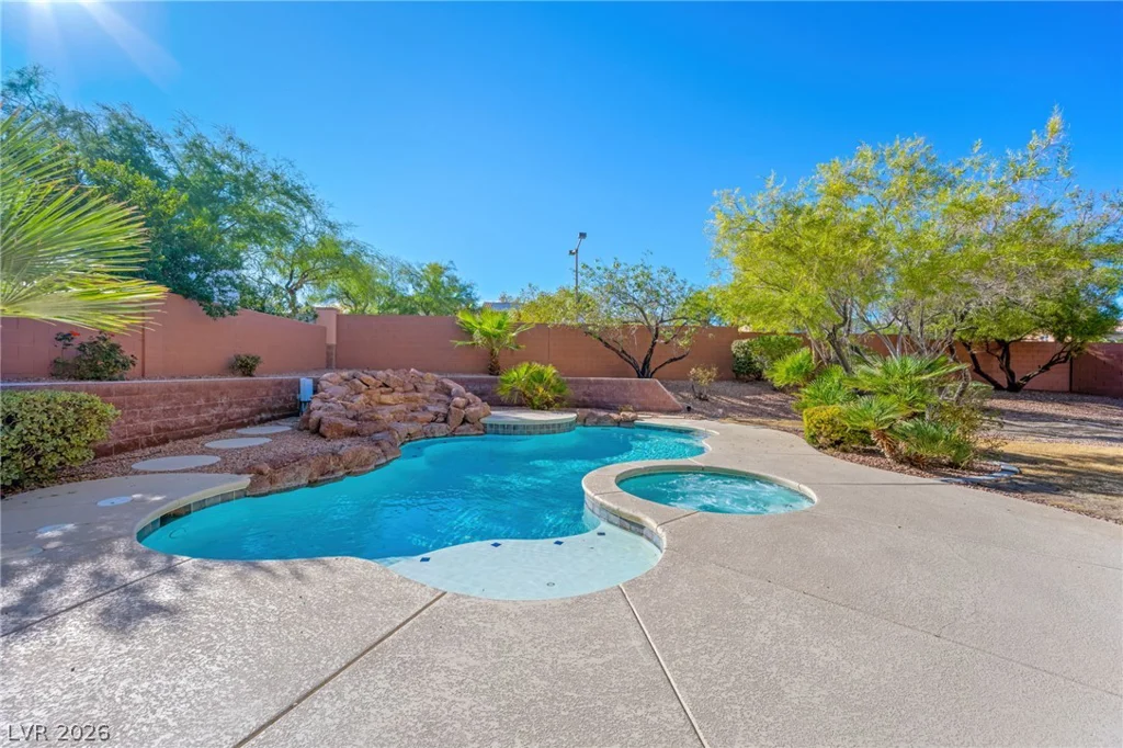 1301 Pine Leaf, Las Vegas, NV 89144