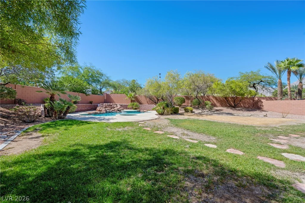 1301 Pine Leaf, Las Vegas, NV 89144