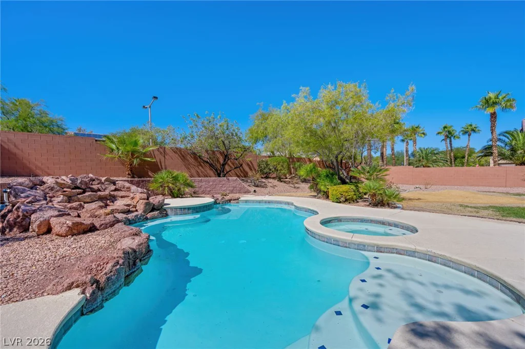 1301 Pine Leaf, Las Vegas, NV 89144