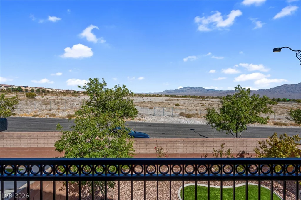 10512 Nantucket Ridge, Las Vegas, NV 89166