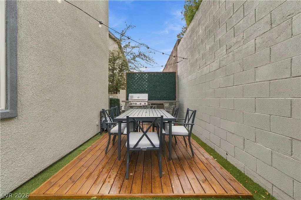 544 Front Range, North Las Vegas, NV 89084