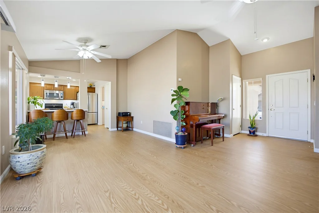 9720 White Cloud, Las Vegas, NV 89134