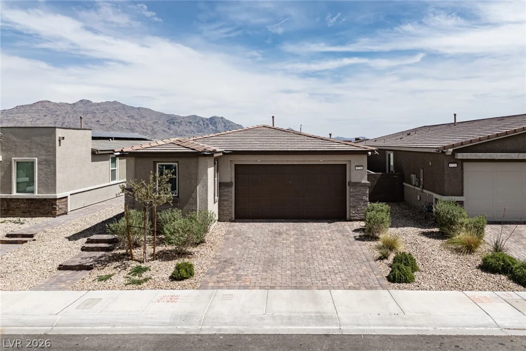 9734 Pacific Pine, Las Vegas, NV 89143
