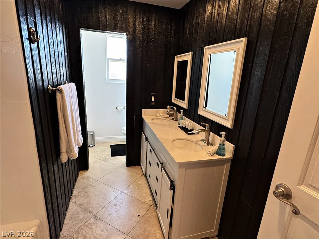 2682 Topaz, Las Vegas, NV 89121