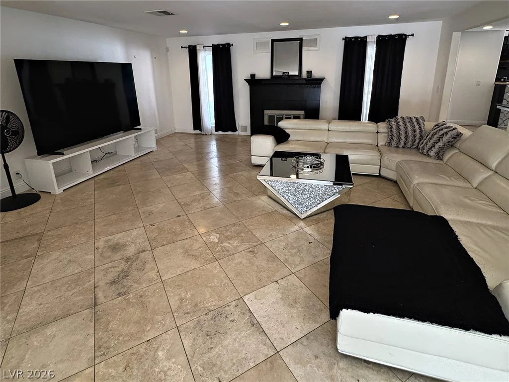 2682 Topaz, Las Vegas, NV 89121
