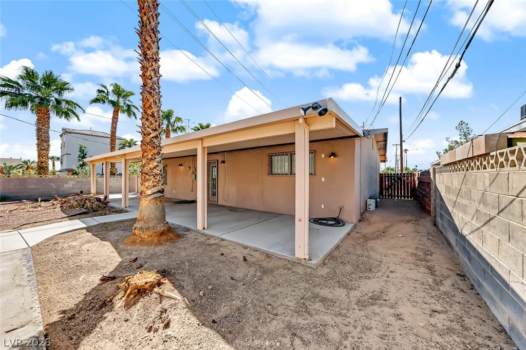 229 Shadow, Las Vegas, NV 89106