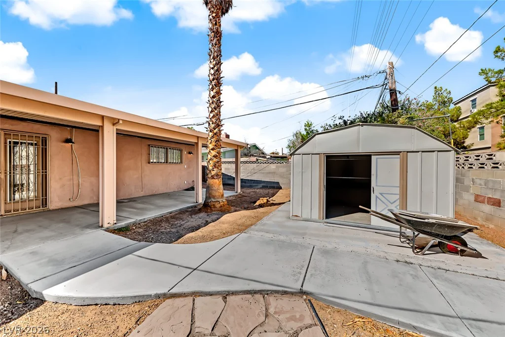 229 Shadow, Las Vegas, NV 89106