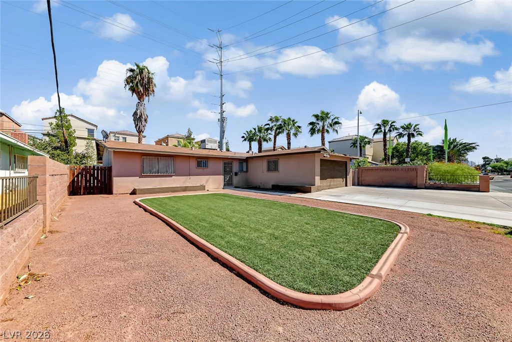 229 Shadow, Las Vegas, NV 89106