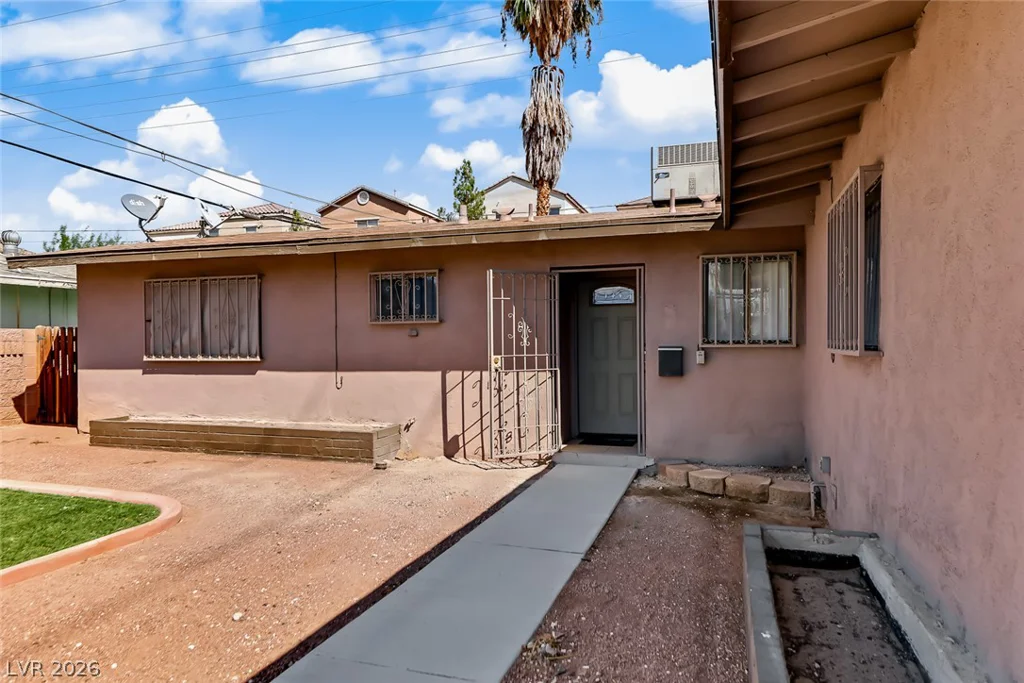 229 Shadow, Las Vegas, NV 89106