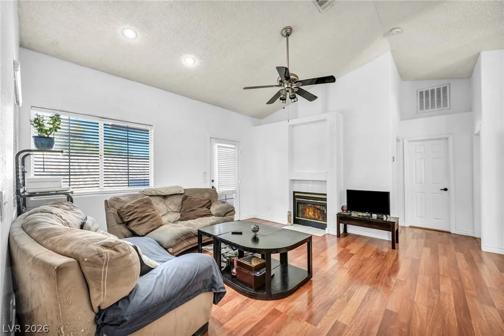 1600 Torrey Pines, Las Vegas, NV 89108