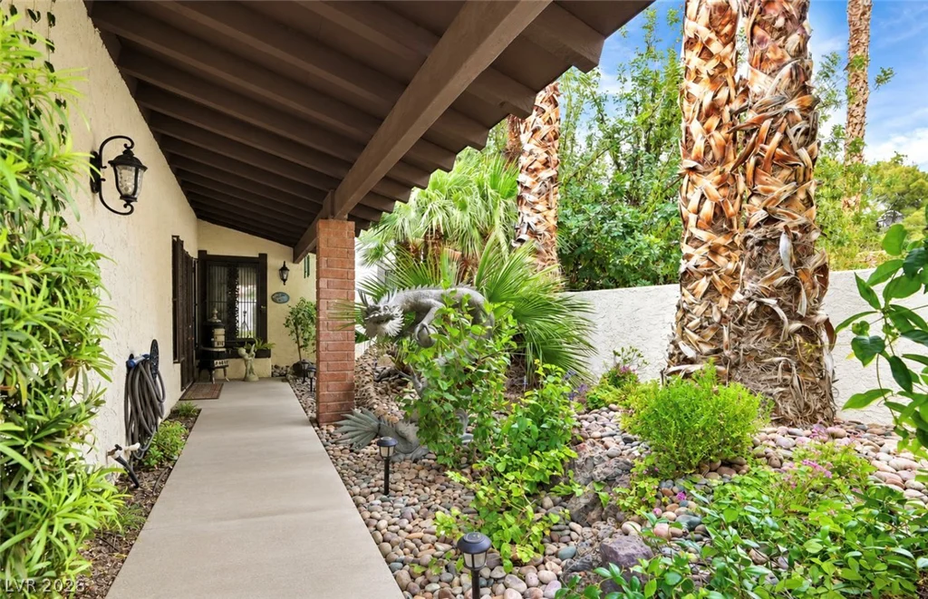 3016 Calle De Laredo, Las Vegas, NV 89102