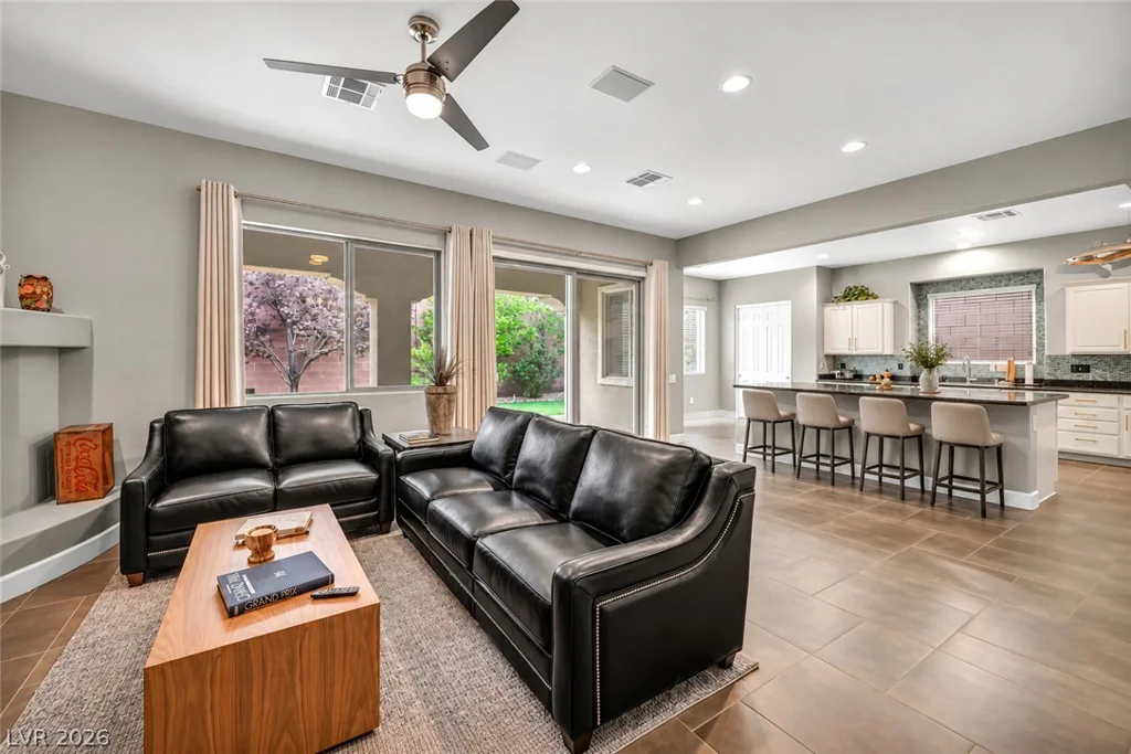 2672 La Boutique, Henderson, NV 89044