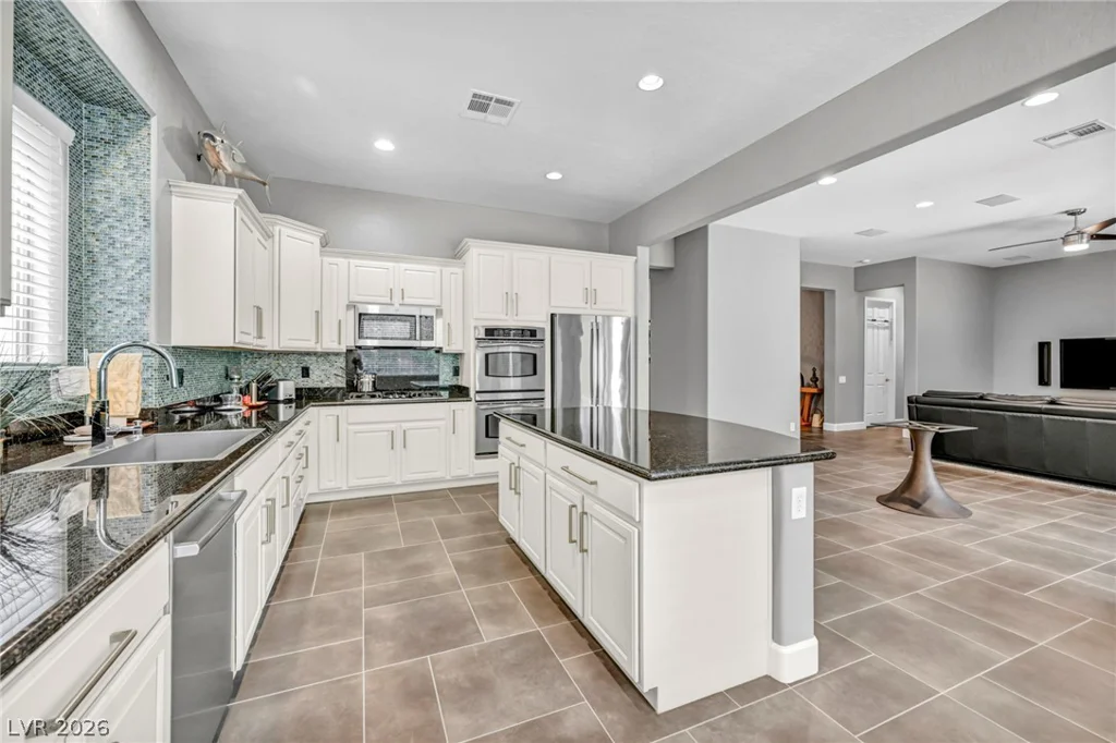 2672 La Boutique, Henderson, NV 89044