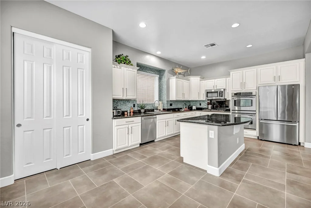 2672 La Boutique, Henderson, NV 89044