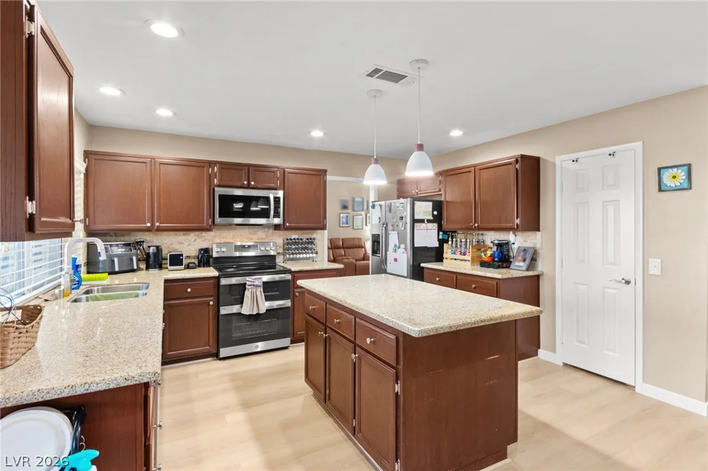 1524 Bright View, Las Vegas, NV 89119