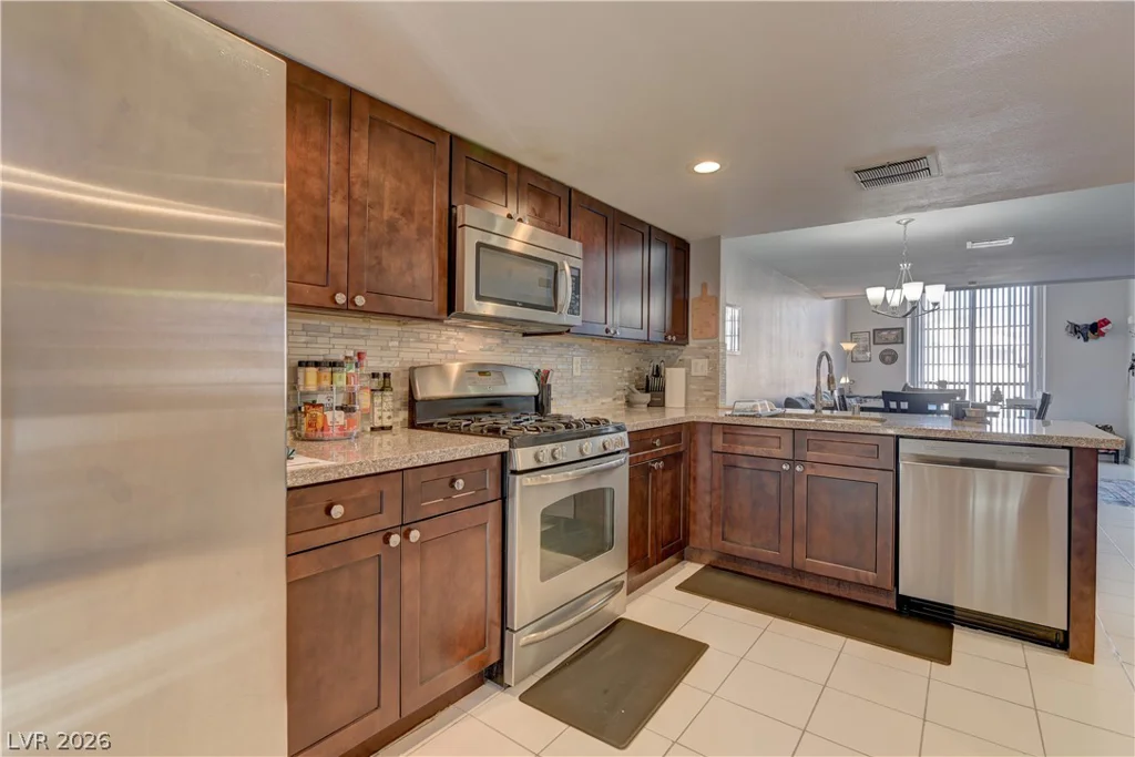 6546 Ironbark, Las Vegas, NV 89107