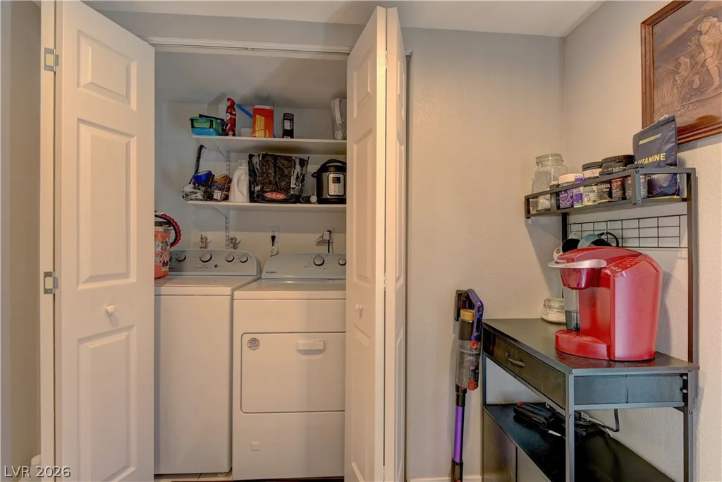 6546 Ironbark, Las Vegas, NV 89107
