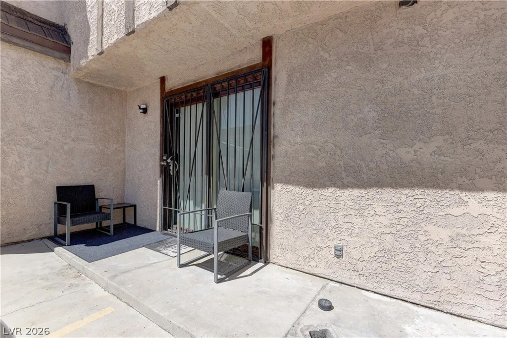 6546 Ironbark, Las Vegas, NV 89107