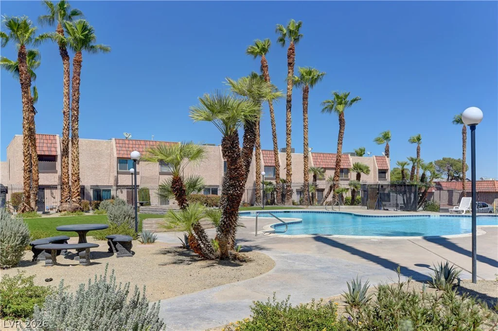 6546 Ironbark, Las Vegas, NV 89107