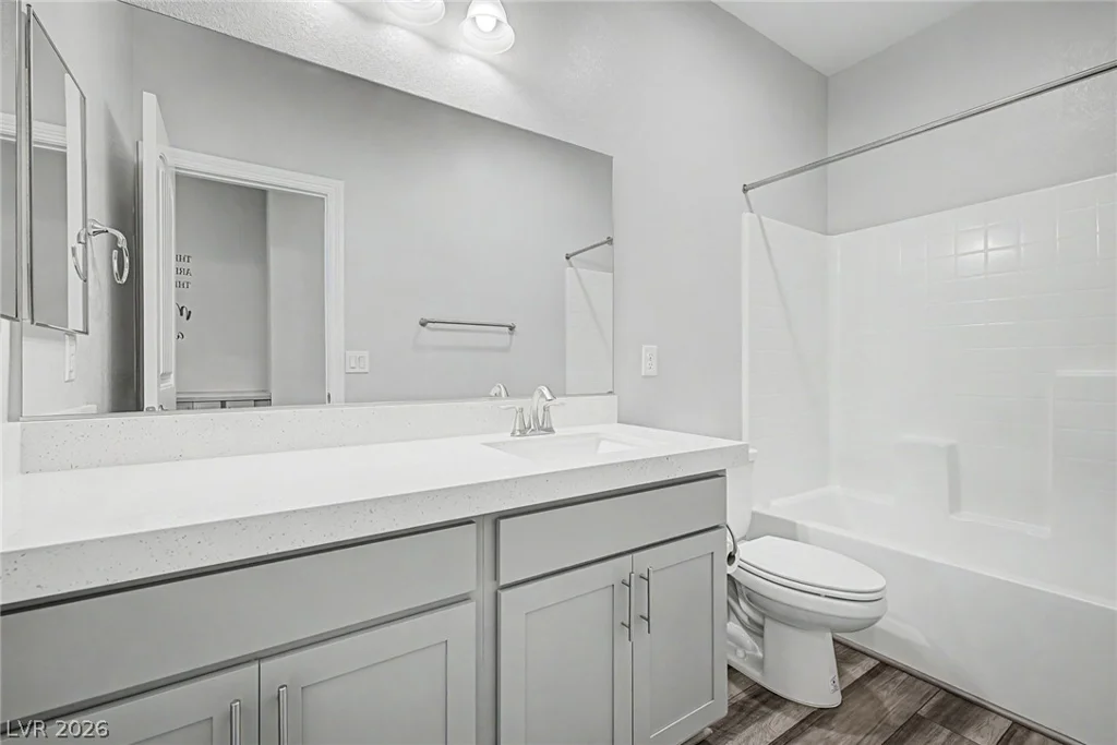 4618 Summer Azure, North Las Vegas, NV 89031