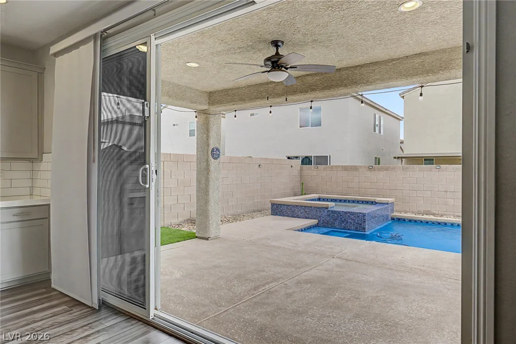 4618 Summer Azure, North Las Vegas, NV 89031