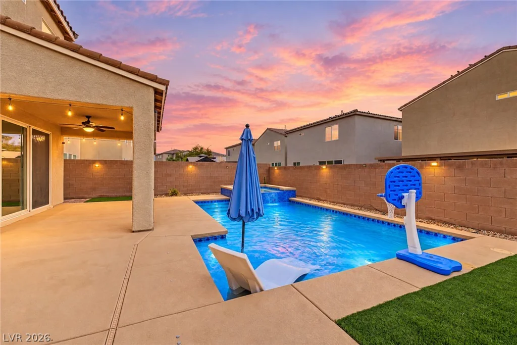 4618 Summer Azure, North Las Vegas, NV 89031