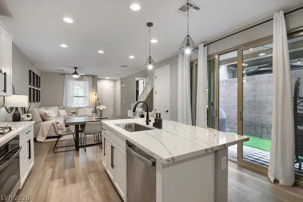 11689 Emerald Lake, Las Vegas, NV 89138