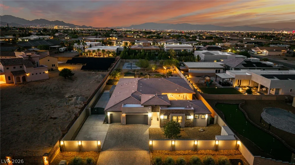 7942 Torino, Las Vegas, NV 89113