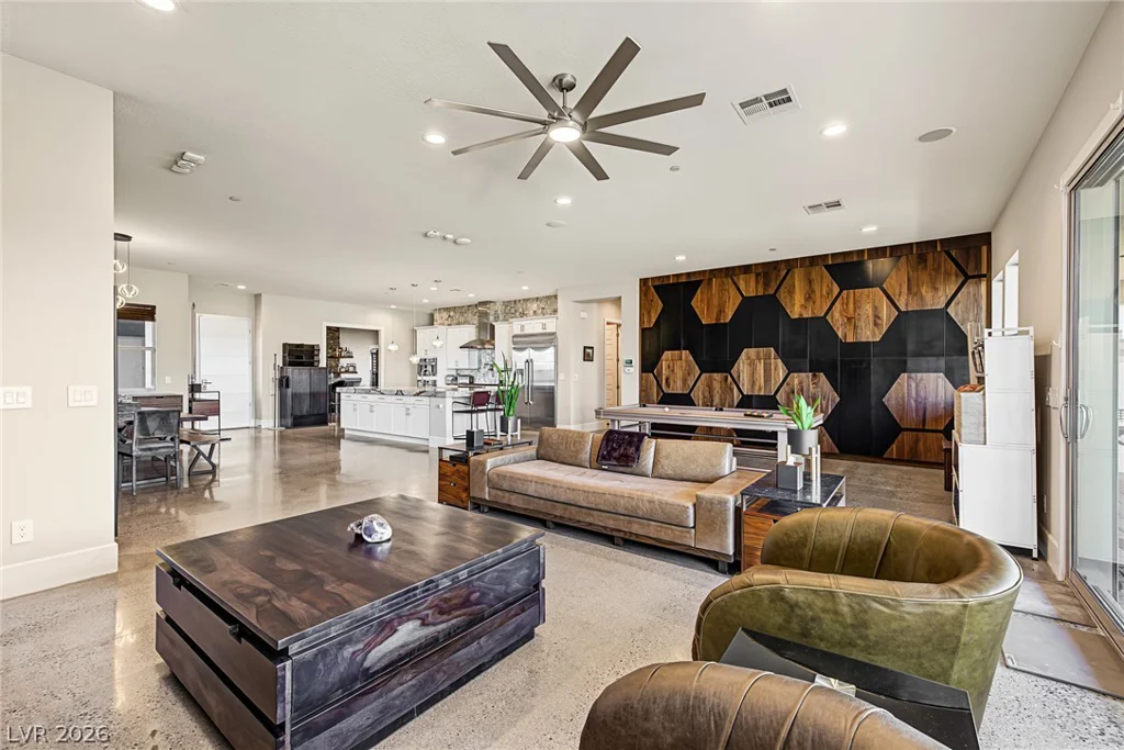 7942 Torino, Las Vegas, NV 89113