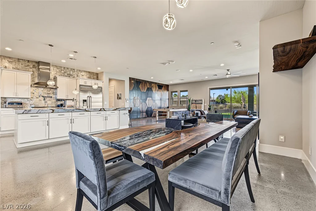 7942 Torino, Las Vegas, NV 89113