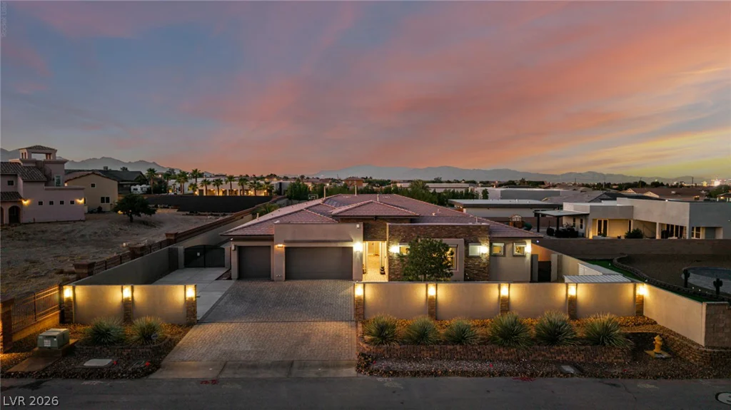 7942 Torino, Las Vegas, NV 89113