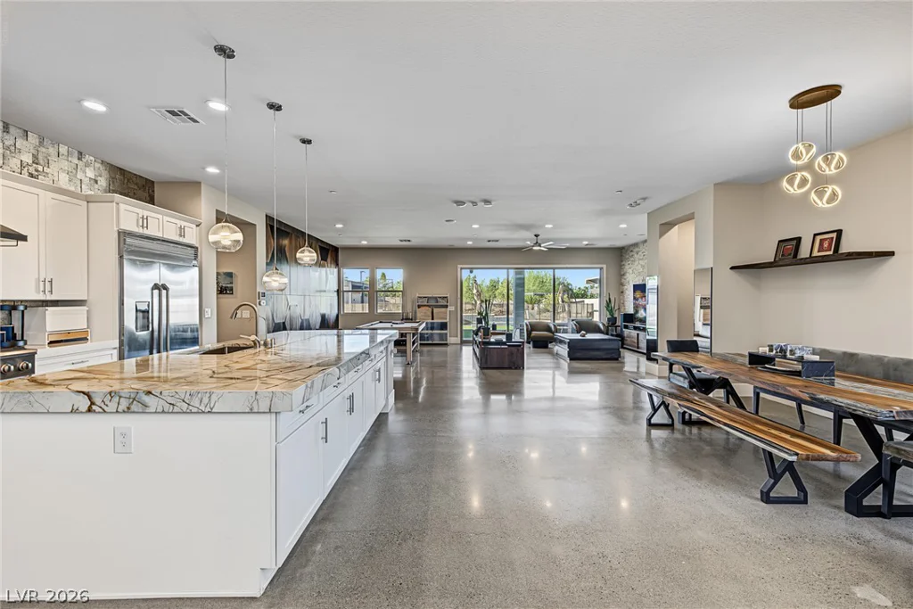 7942 Torino, Las Vegas, NV 89113