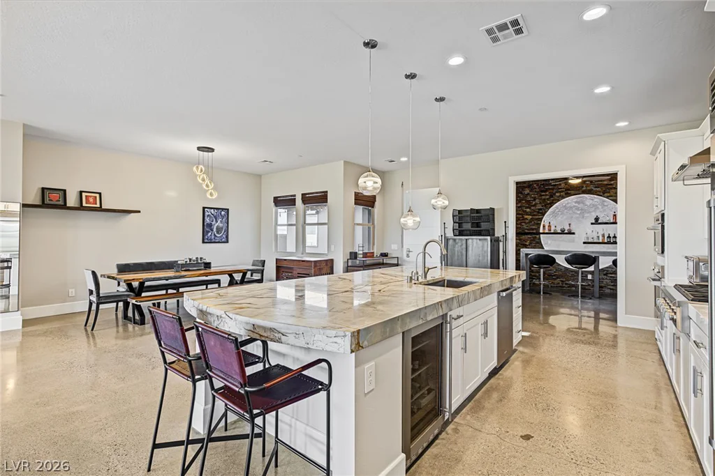 7942 Torino, Las Vegas, NV 89113