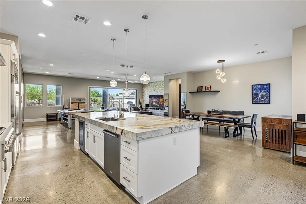 7942 Torino, Las Vegas, NV 89113