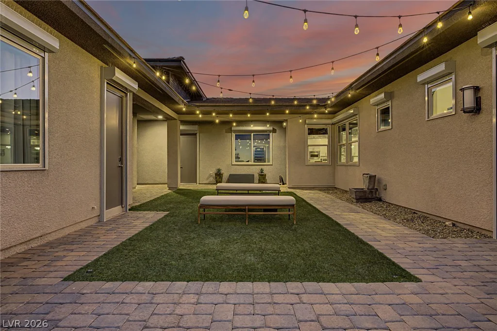 7942 Torino, Las Vegas, NV 89113