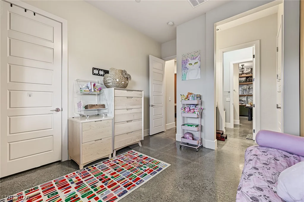 7942 Torino, Las Vegas, NV 89113