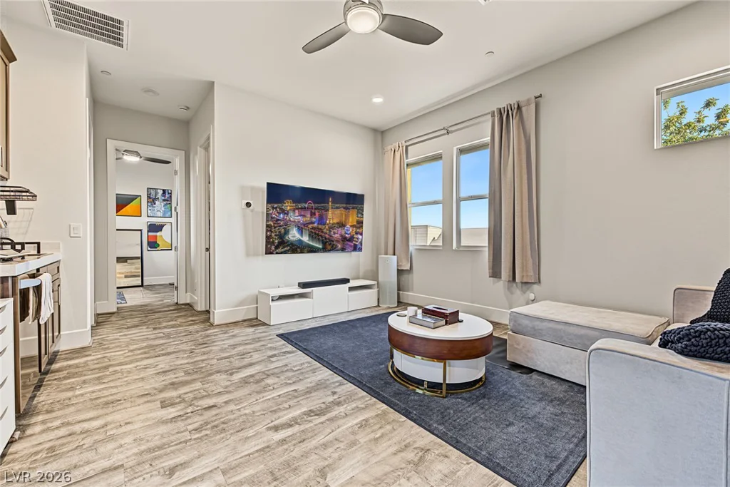 7942 Torino, Las Vegas, NV 89113
