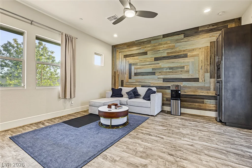 7942 Torino, Las Vegas, NV 89113
