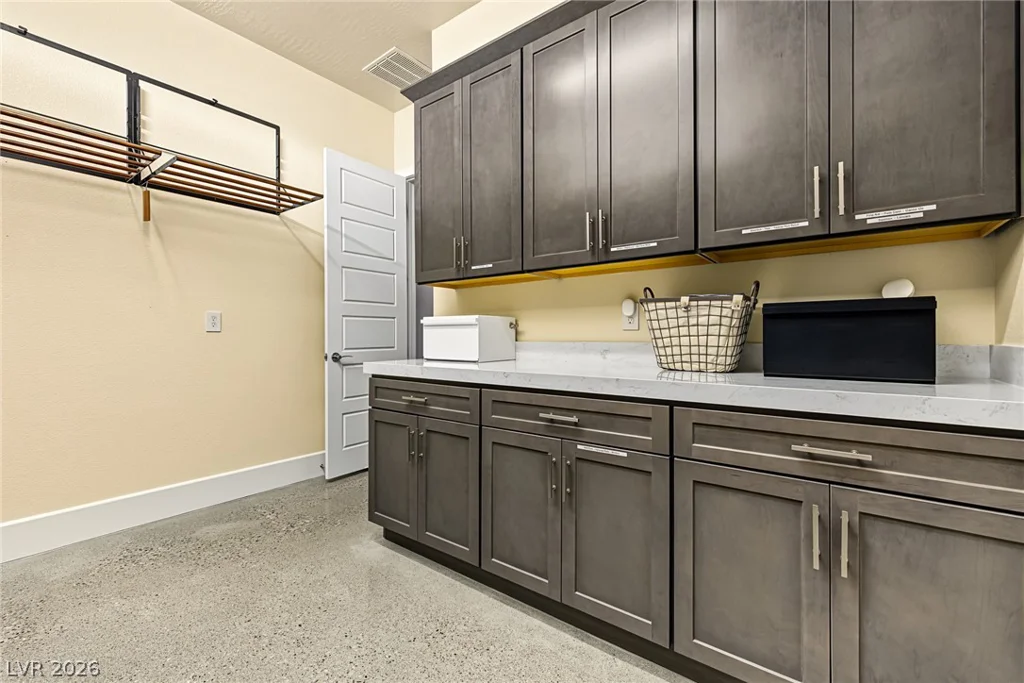 7942 Torino, Las Vegas, NV 89113