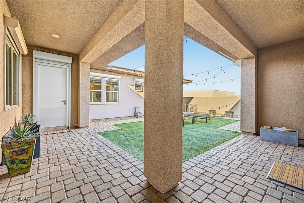 7942 Torino, Las Vegas, NV 89113
