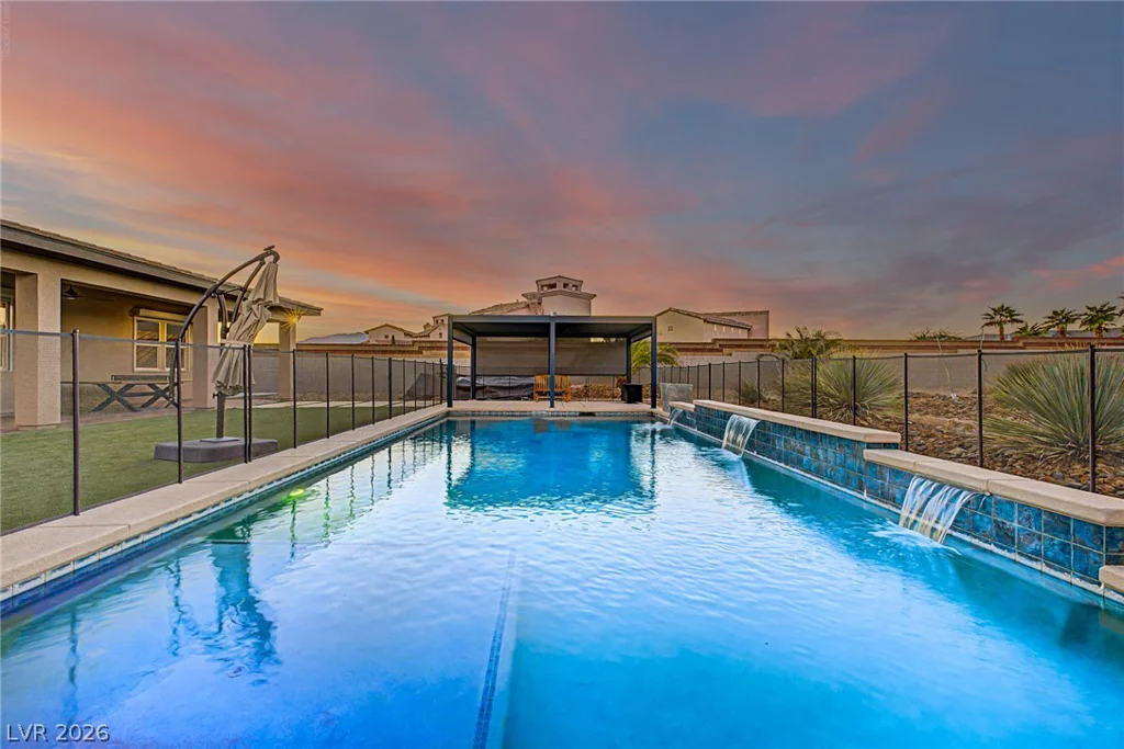 7942 Torino, Las Vegas, NV 89113