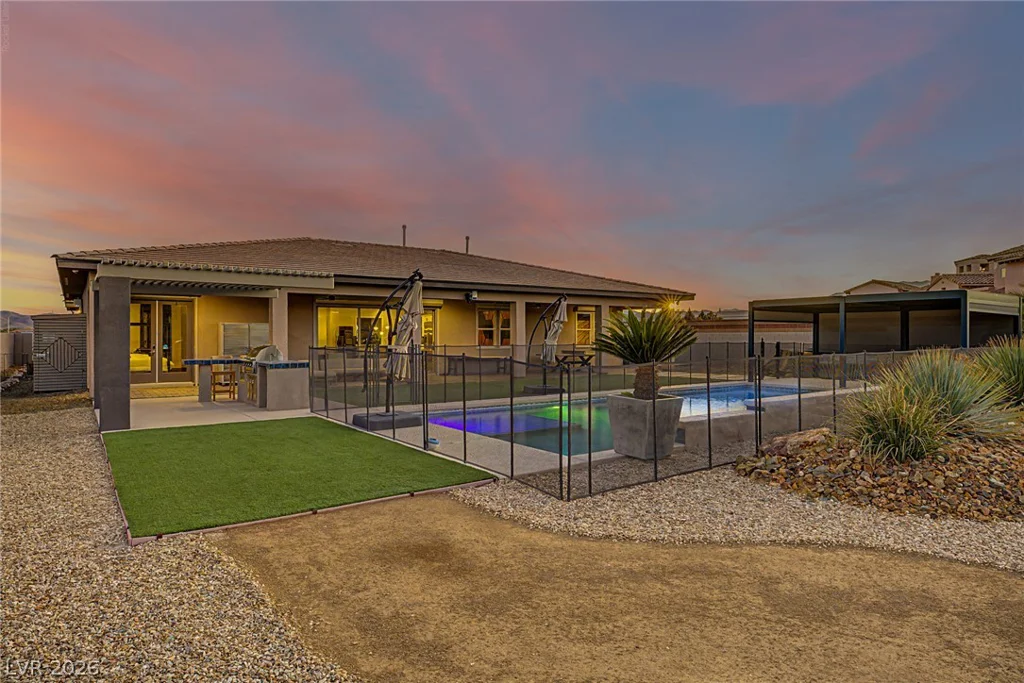 7942 Torino, Las Vegas, NV 89113